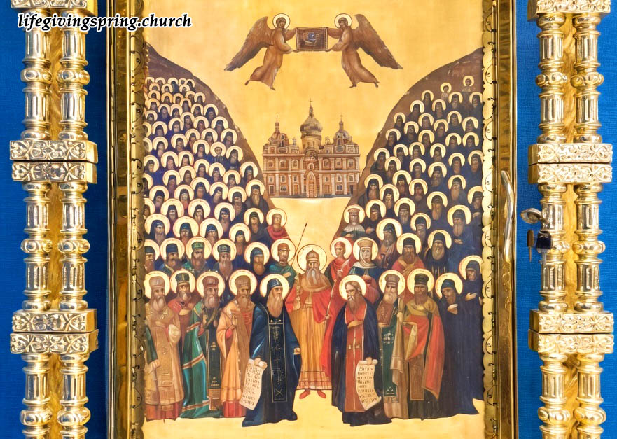 Мощи преподобных Киево-Печерских в православной церкви в Хот-Спрингсе, Арканзас